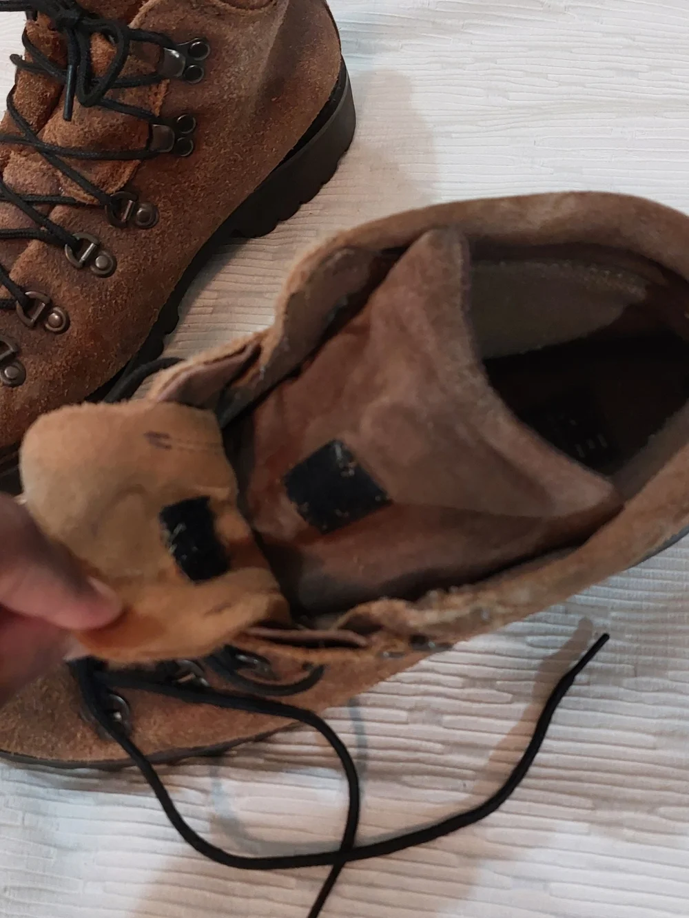 VINTAGE American Eagle Outfitters Brown Suede Lace-Up Hiking Boots Size 11